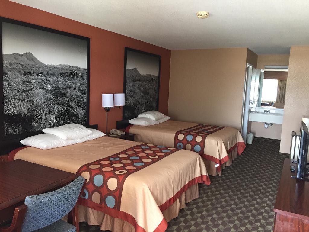 Super 8 By Wyndham Bastrop Tx Motel Dış mekan fotoğraf
