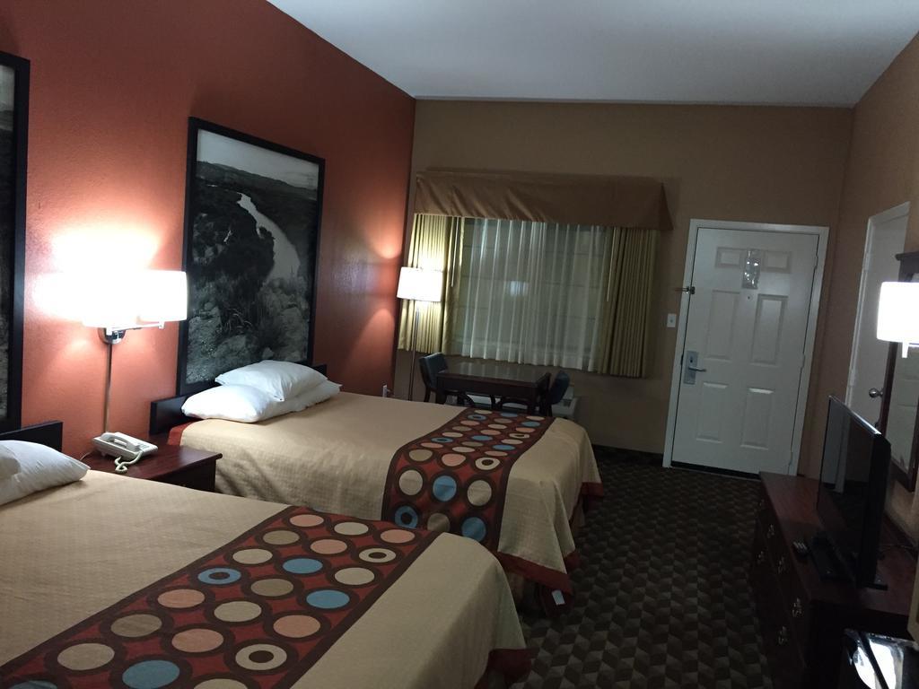 Super 8 By Wyndham Bastrop Tx Motel Dış mekan fotoğraf