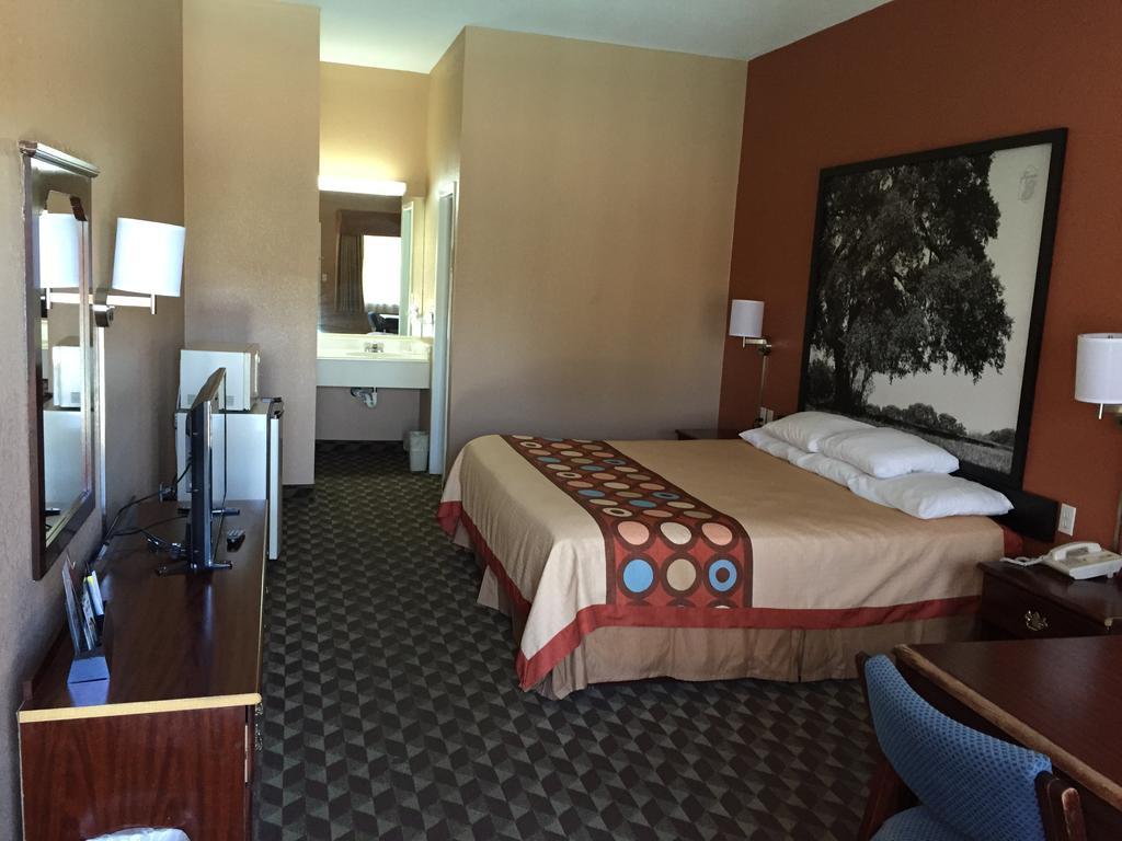 Super 8 By Wyndham Bastrop Tx Motel Dış mekan fotoğraf