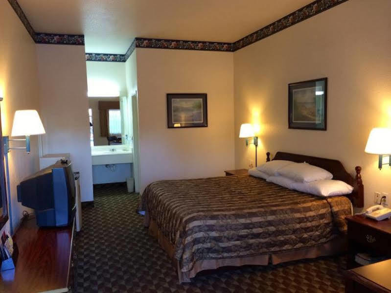 Super 8 By Wyndham Bastrop Tx Motel Dış mekan fotoğraf