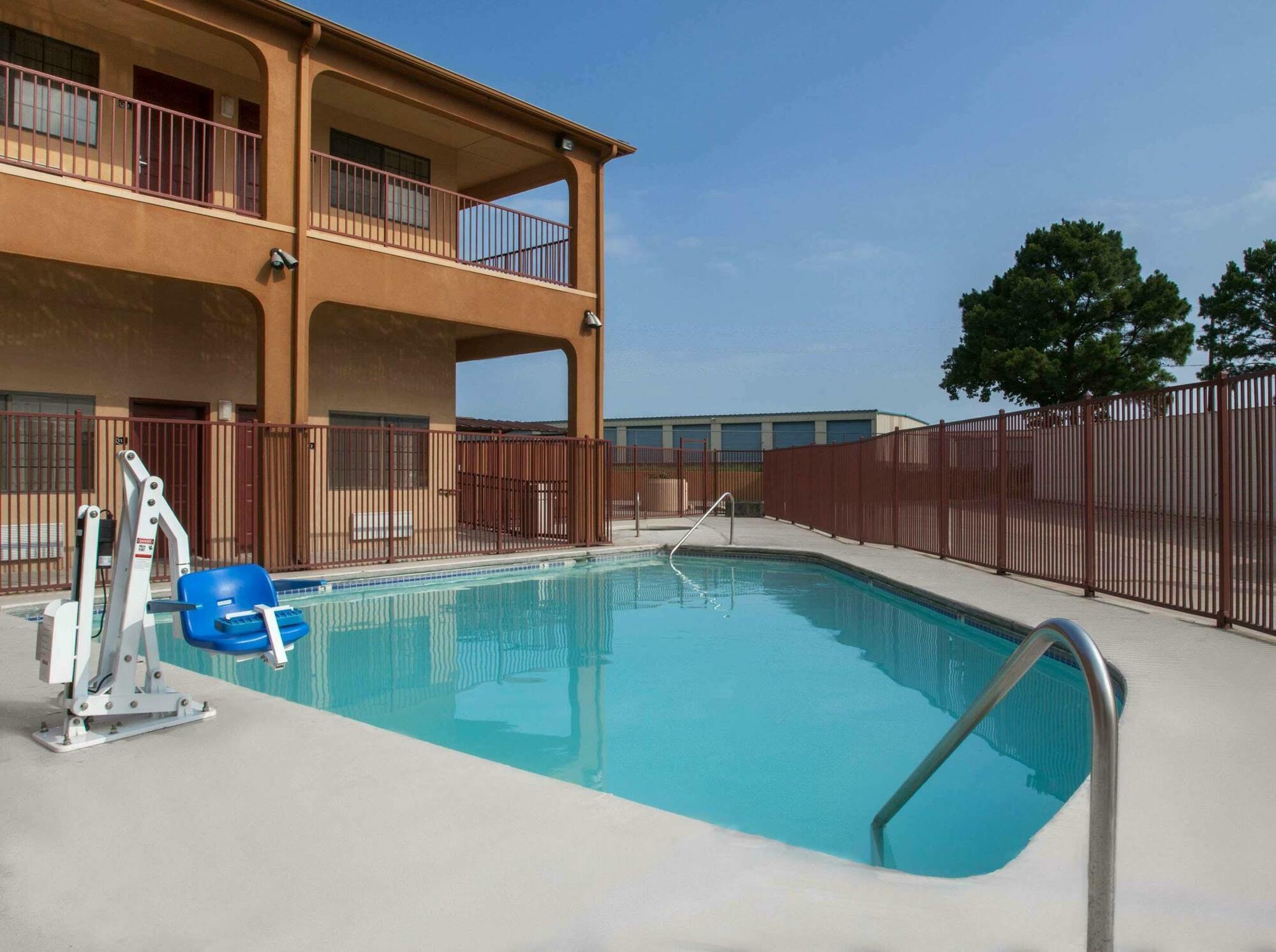 Super 8 By Wyndham Bastrop Tx Motel Dış mekan fotoğraf